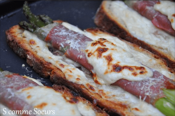 Tartines d’asperges vertes à l’italienne