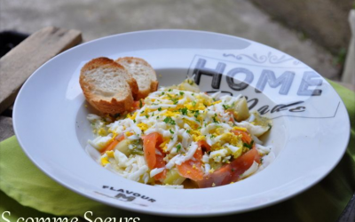 Salade de Poireaux tièdes à la truite fumée, œuf Mimosa